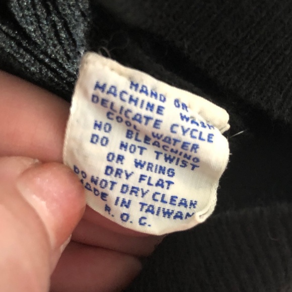 Elegant Black Turtleneck Neck Cozy Sweater size Large - Picture 5 of 9